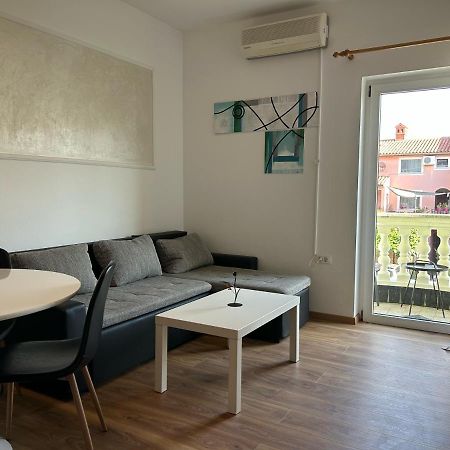 Jela Apartment With A Big Balcony Pula Exteriér fotografie